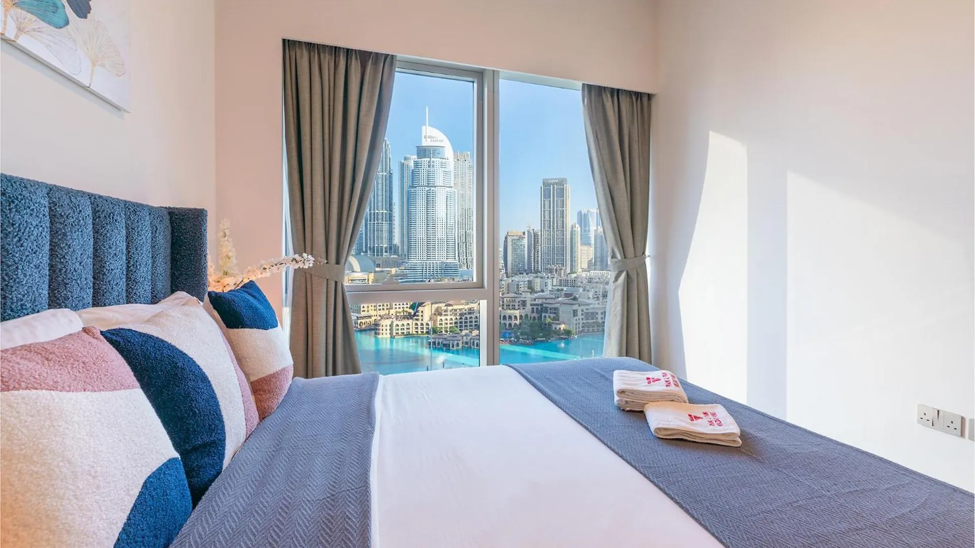 Apartment Unmatched Burj Khalifa & Fountain Show View-Amazing For New Years-1701 Dubai