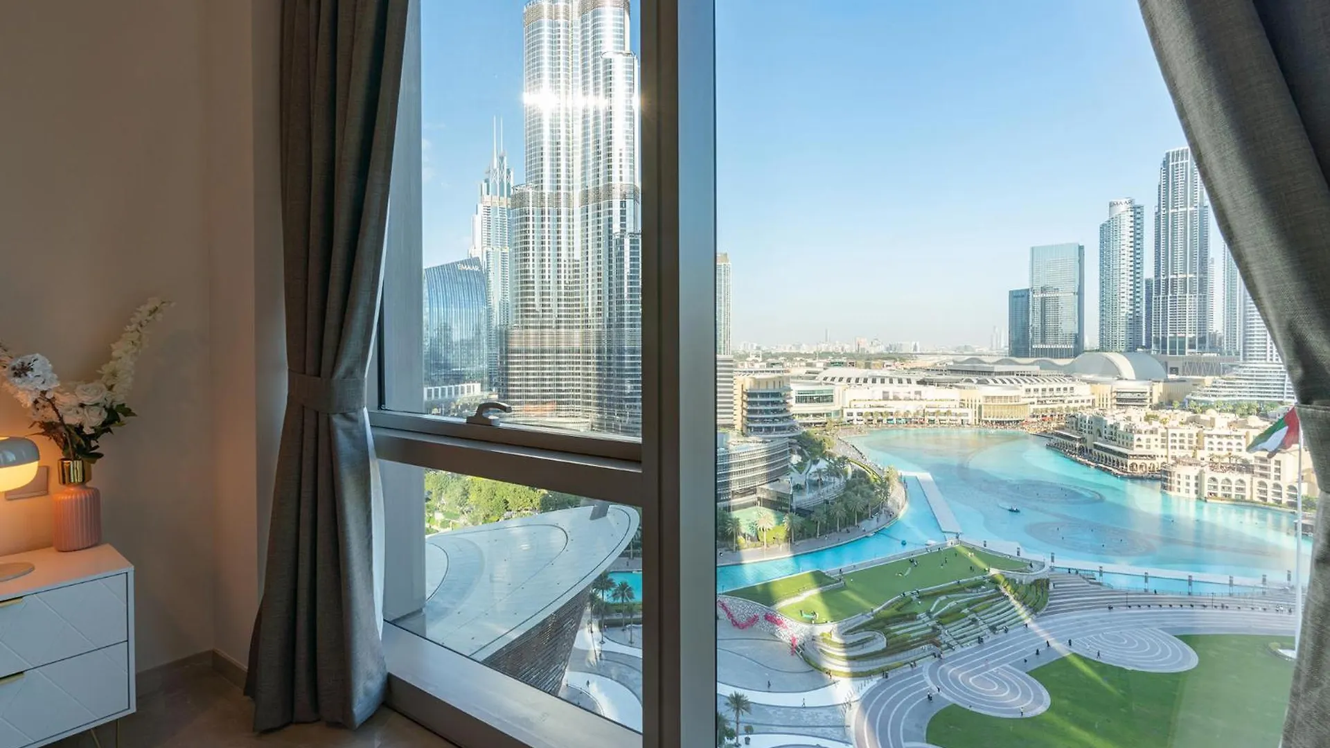 Apartment Unmatched Burj Khalifa & Fountain Show View-Amazing For New Years-1701 Dubai
